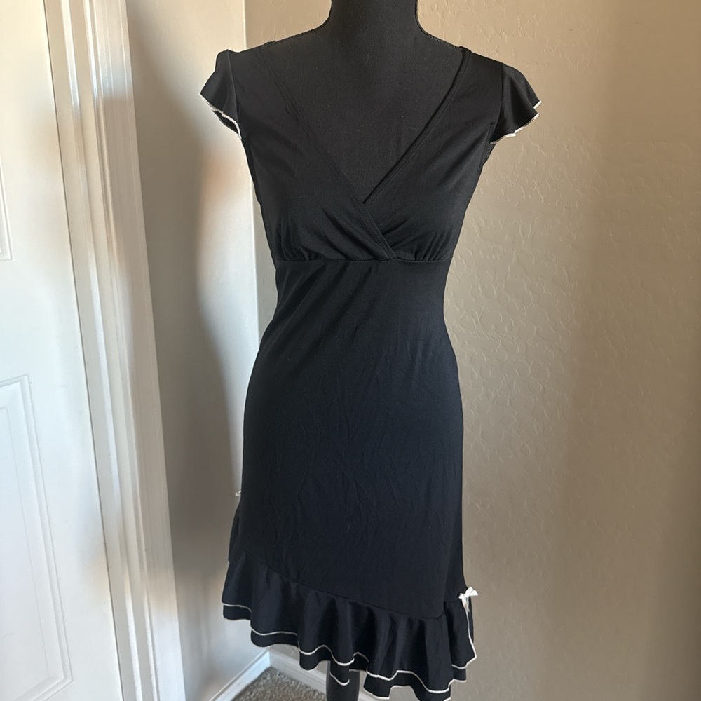 Chic Black Cap Sleeve Mini Dress